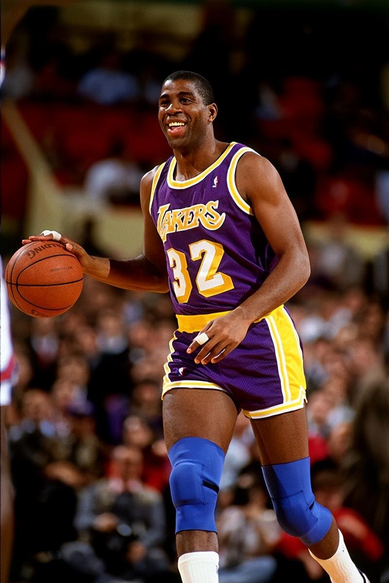 关于集结日体能课后，洛杉矶湖人队长鼓劲备战欧冠，引发热议，赛程密集仍需轮换的信息